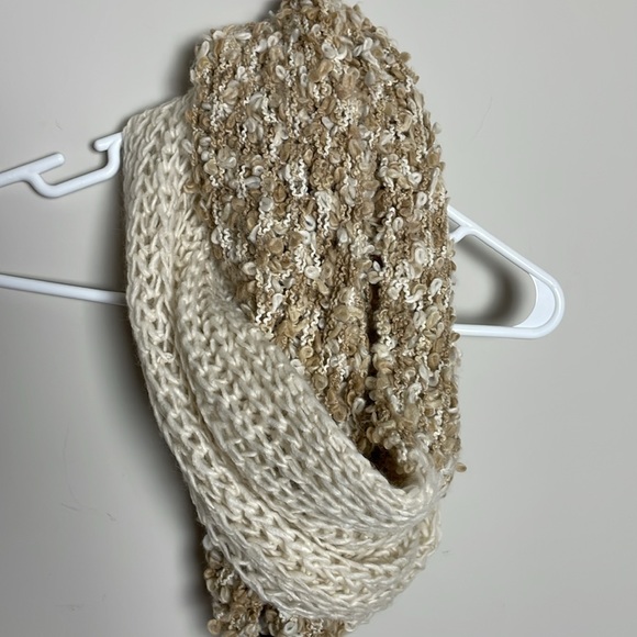 Renee’s NYC Accessories- Infinity Scarf-  soft Cream and Tan Crocheted- - Picture 10 of 10